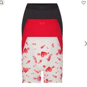 SKIMS Valentine’s Gift Box Set Of 3 Heart Arrow Multi Limited Edition Pink Box